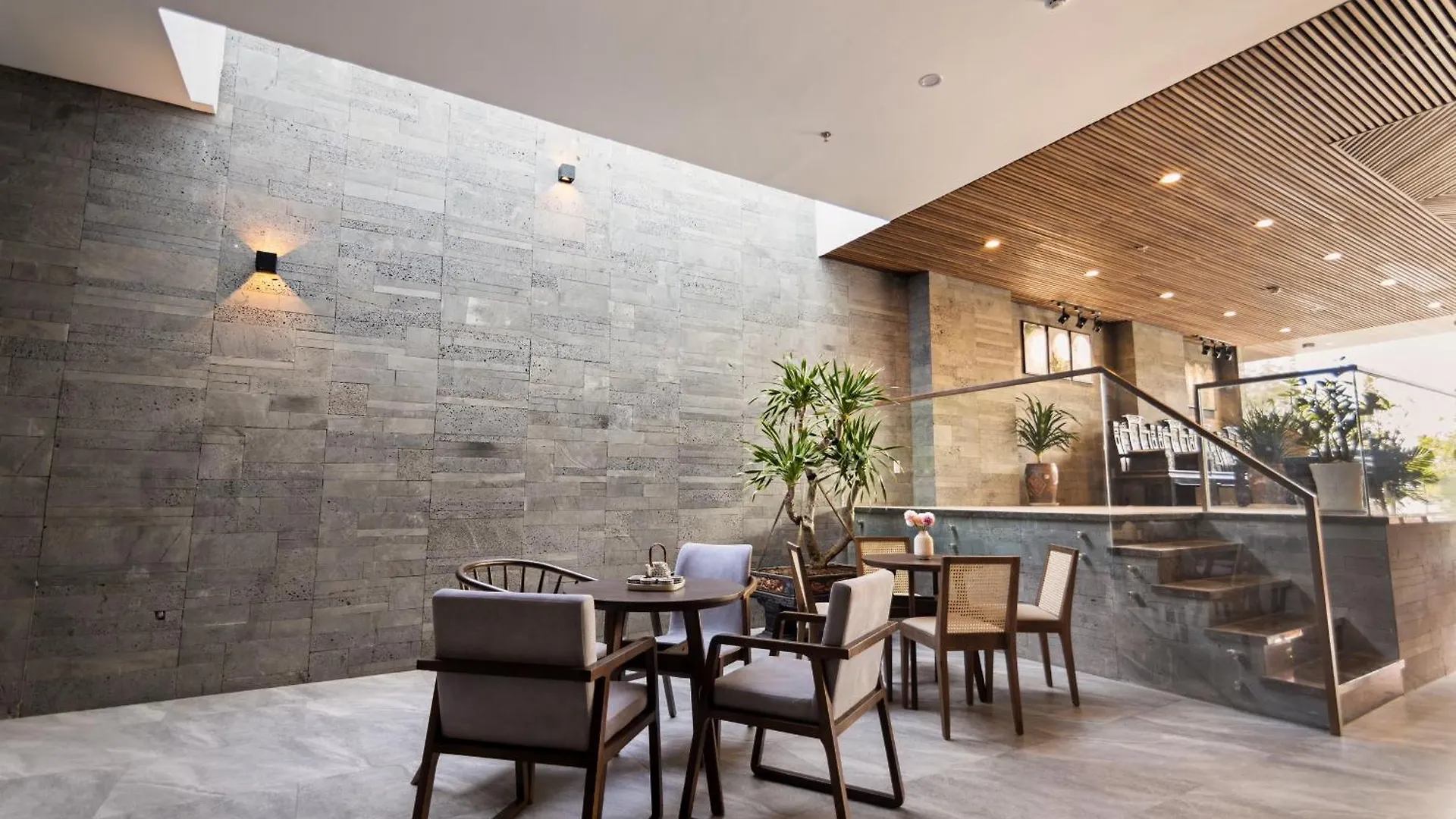 Hoang Thinh Hotel & Apartment Danang 3*, Da Nang Vietnam