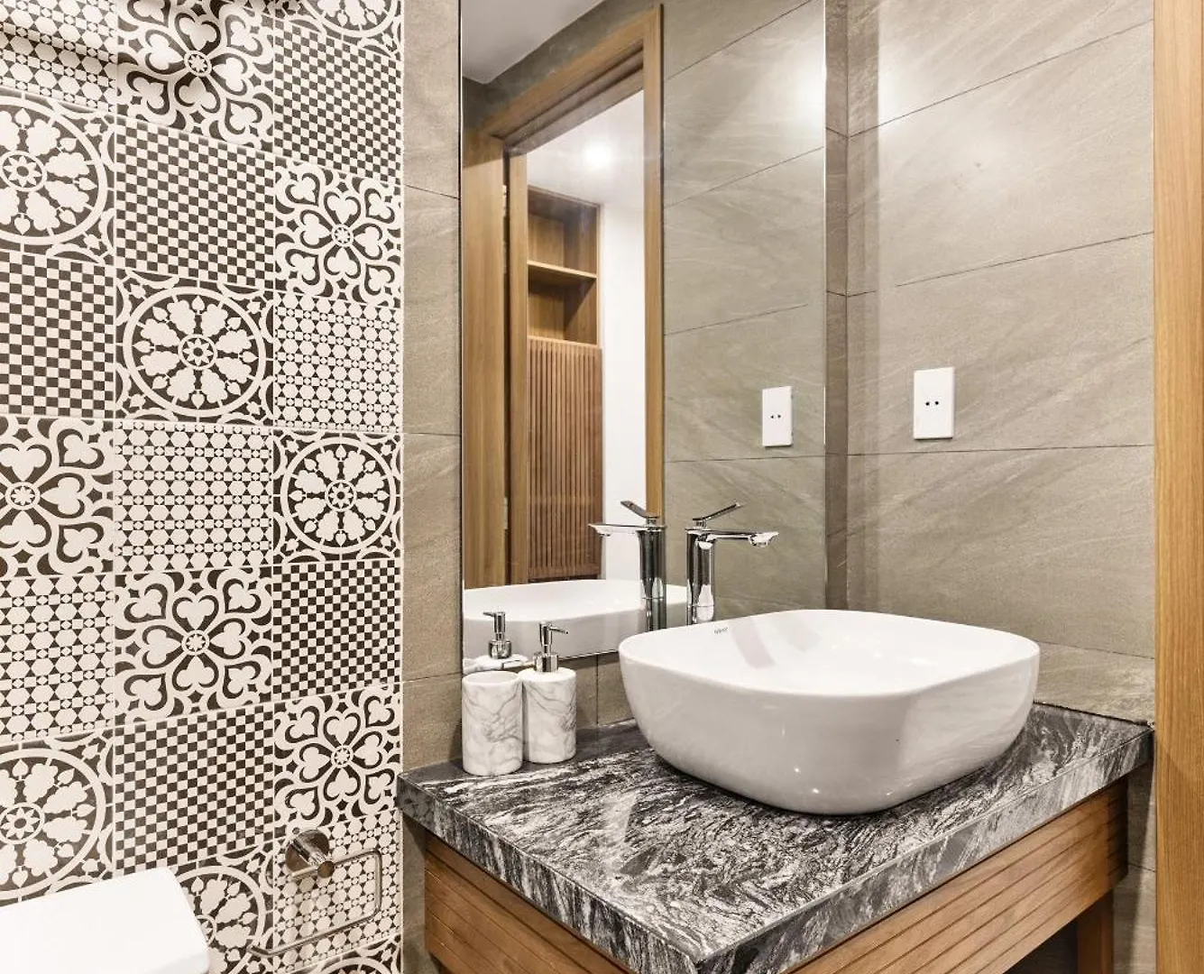 Hoang Thinh Hotel & Apartment Danang 3*, Da Nang