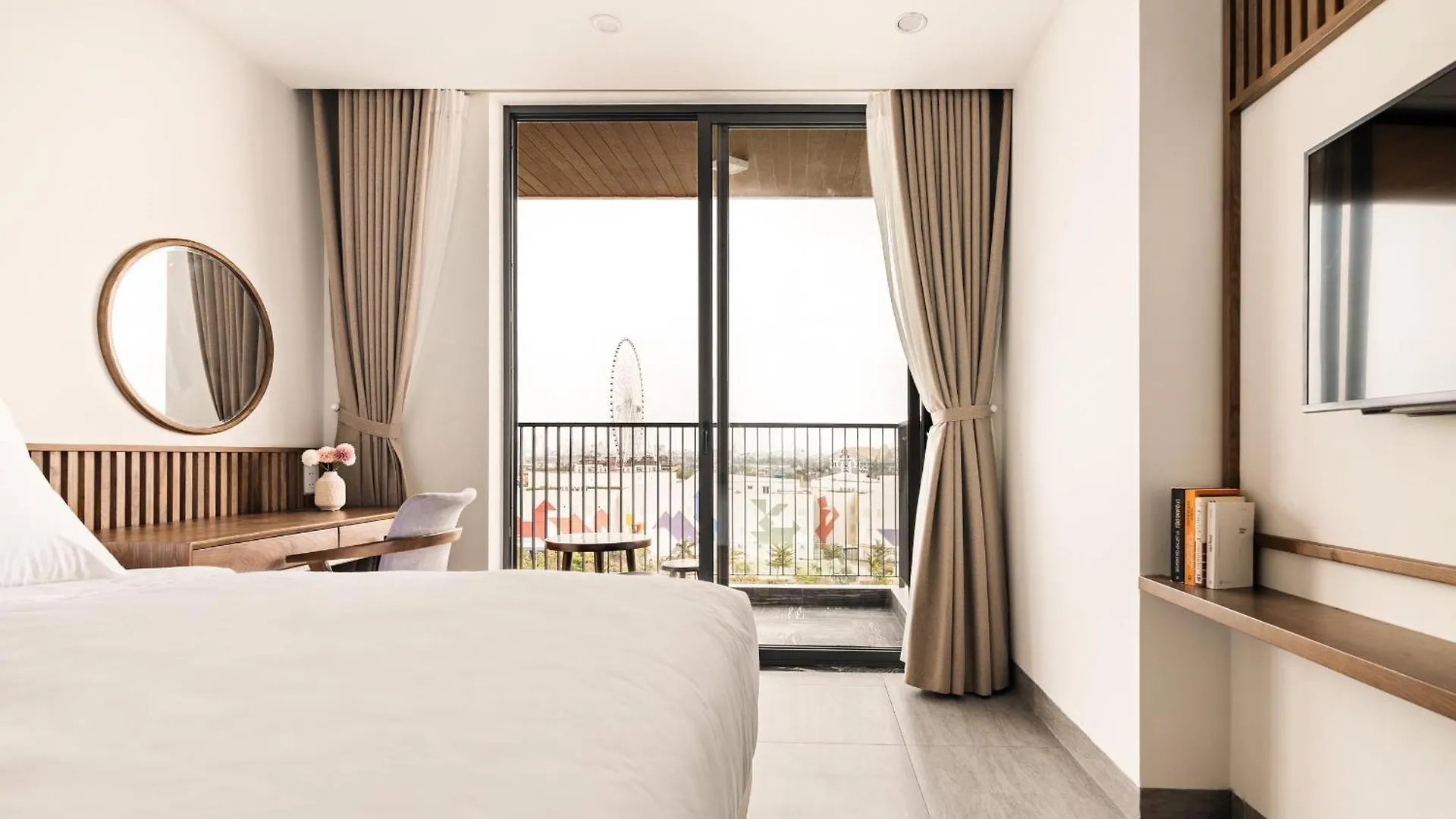 Hoang Thinh Hotel & Apartment Danang 3*, Da Nang